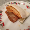 スペアリブ: 自家製ハムのハチミツ煮 蒸しパン添え @一楽.横浜中華街