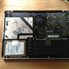 ハードディスク: MacBook Pro (13-inch, Early 2011) 裏側パネルを外したところ
