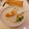 朝食: 鶏蛋粥 (たまごかゆ) + 油条 (中国式の揚げパン) @謝甜記貮号店.横浜中華街