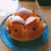 横浜・元町のパン屋「ポンパドウル」の干支パン「とりのパン」