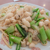 萬来亭の海鮮炒麺 (海鮮平麺炒め) ― 製麺所直営のもちもち平麺に海鮮の旨味が絡む横浜中華街の人気メニュー